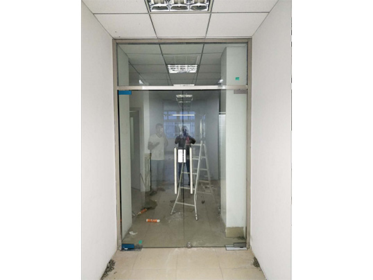 電動玻璃感應門