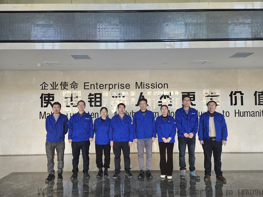 兩金精益管理團(tuán)隊(duì)(圖片作者:蔣麗紅,電話:18892209260).jpg 兩金精益管理團(tuán)隊(duì)(圖片作者:蔣麗紅,電話:18892209260).jpg